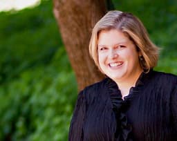 Portrait: Jessica Clare